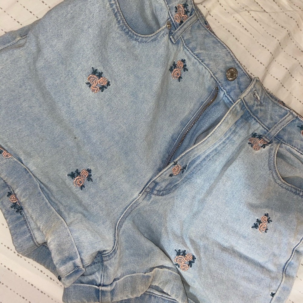 Floral print forever 21 jean shorts
